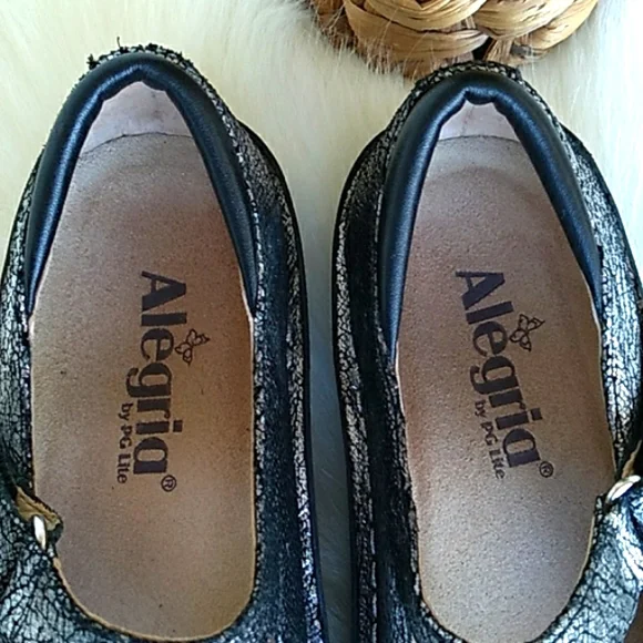 Alegria Mary Jane silver metallic shoes - Picture 3 of 9